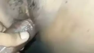 Homemade Hindi xxx chudai of a village lady