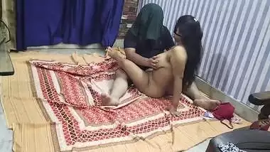 INDIAN COUPLE HOMEMADE VIDEOS LEAKED!