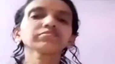 Desi lady boobs show on video call viral hot