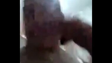Desi mami Mitu Showing her boobs 