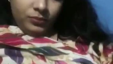 Indian girlfriend topless selfie viral big boobs