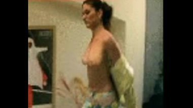 Kareena kAPOOR REAL NUDE DONT MISS IT