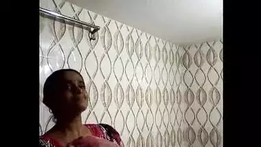 Desi Bhabhi Changing bathroom