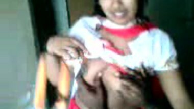 aunty shows boobs bf grabs mmm