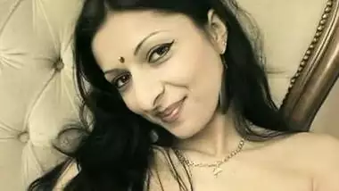Amazing Indian Babe Masturbation Porn Video
