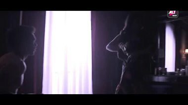 Indian rich girlfriend-boyfriend enjoy her night sex at 5-star hotel