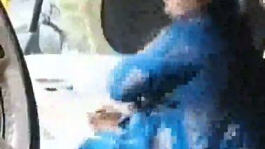 Tamil gf sucking cock in CAR in traffic