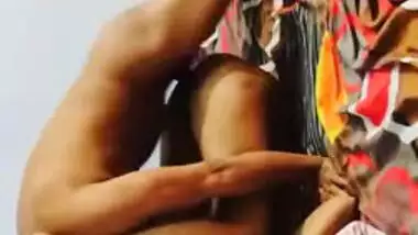 Slutty Desi gal enjoys hardcore XXX pounding on bed in real MMS video