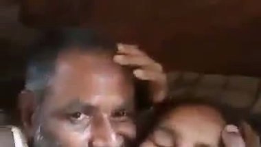 Uncle sucking wife boobs in viral selfie sex clip