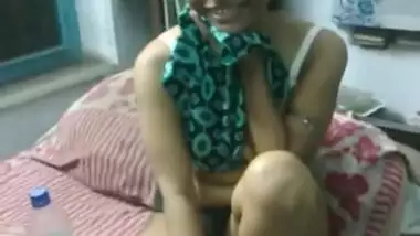 desi babe in bra with uncle