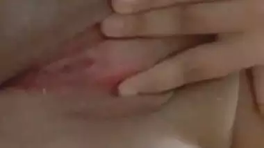 Beautiful maal wet pussy