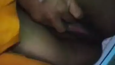 Naughty Village Wife Fingering Pussy Selfie Mms