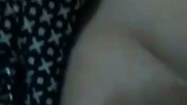 Young Lahore girl shows her juicy boobs in Pakistani porn