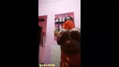 BJP BBW Indian Aunty Showing Her Big Boobs To Officer