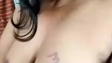 Mallu aunty with big boobs writing on nude breast