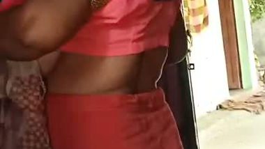 Bhabhi wearing blouse after bathing viral vlip