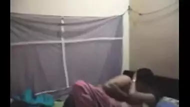 Indian porn tube videos of hostel girl with senior