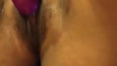 Big dildo is too big for her