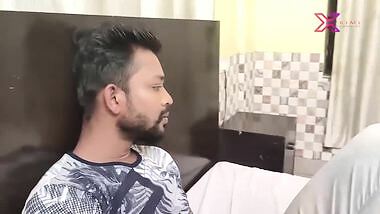 Curvaceous Desi maid is good both in cleaning and hot XXX fucking