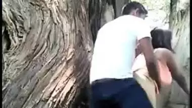 Excited Indian couple has spontaneous outdoor sex in XXX doggystyle