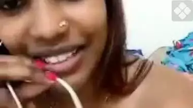 Hot Tamil Girl Showing Boobs In Video Sex