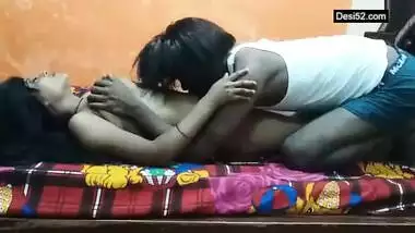 Desi Porn Actress Flaunting Her Body