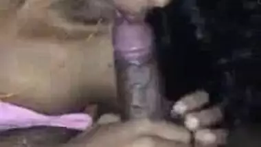 Indian girlfriend blowjob to her lover during her night stay