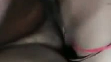 Skinny husband fucks Desi housewife's XXX trench in missionary