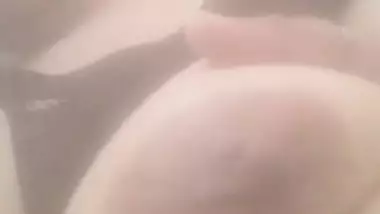 Big boobs aunty topless seduction video
