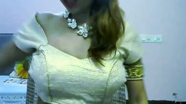 Bhbhai Ka desi Hot Dance