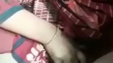 Unsatisfied housewife from Bangladesh dildo masturbation