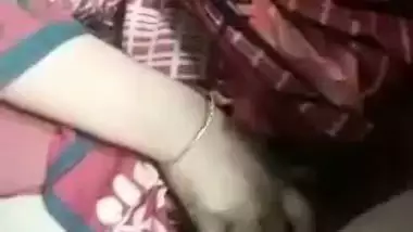Unsatisfied housewife from Bangladesh dildo masturbation