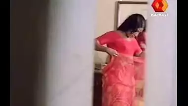 Desi Actress Aunty Changing Peeped upon masla – FSIBlog.com