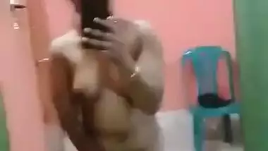 Sexy Desi Girl Removing Saree And Showing For Lover