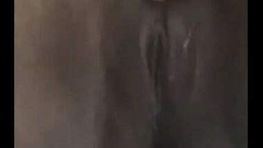 Mature Indian Aunty From Andhra Pradesh Fingering Pussy