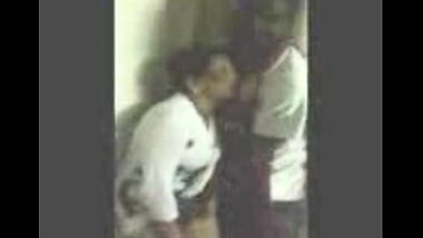 Mumbai college girl with her lover mms