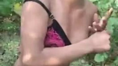 Desi beautiful Punjabi kudi Khet me nanga
