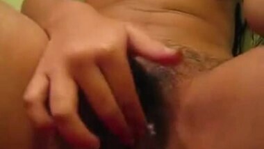 Horny teen from Delhi touching herself