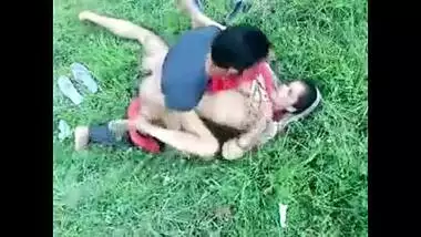 Pakistani outdoor sex movie scene dripped on the net