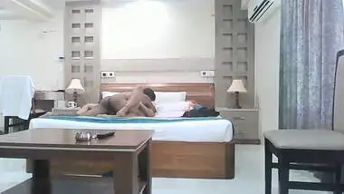 Desi Honeymoon sex video in hotel