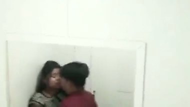 Pervert records colleague’s mms sex in the office bathroom