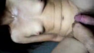 Pakistani sex video of a lady around her ren