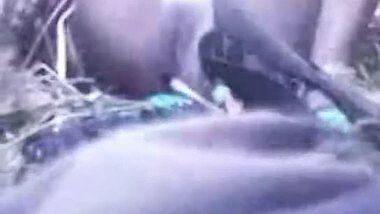 Sexy Village Bhabhi Fucked In Farm