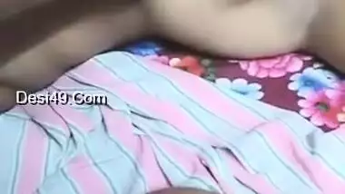 Today Exclusive -desi Wife Boobs And Pussy Video Record By Hubby Part 2
