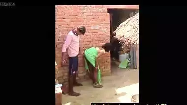 OMG best Desi sex! This slut indian village slut cheating husband outdoor