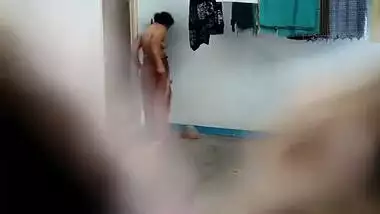 mallu bhabhi secretly filmed after shower changing
