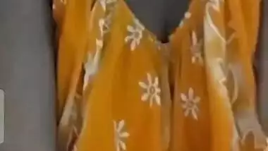 Desi wife show her big boob tango live