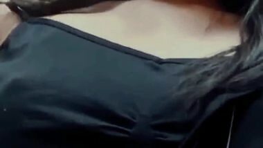 Mallu hot Vytila girl showing small boobs