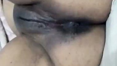 Indian Aunty Arse Examined By Young White Man While He Jerks