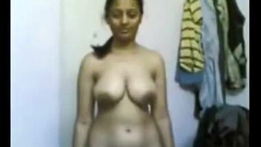 Sexy Punjabi girl stripping off her clothes